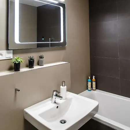 The Town Hall -welcome Apartment-free Outdoor Parking-ac * Košice